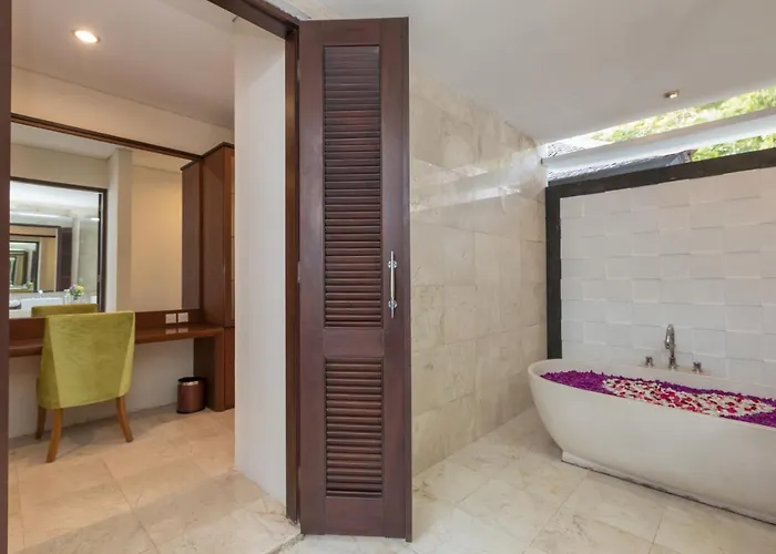 Litera Bali سمينياك